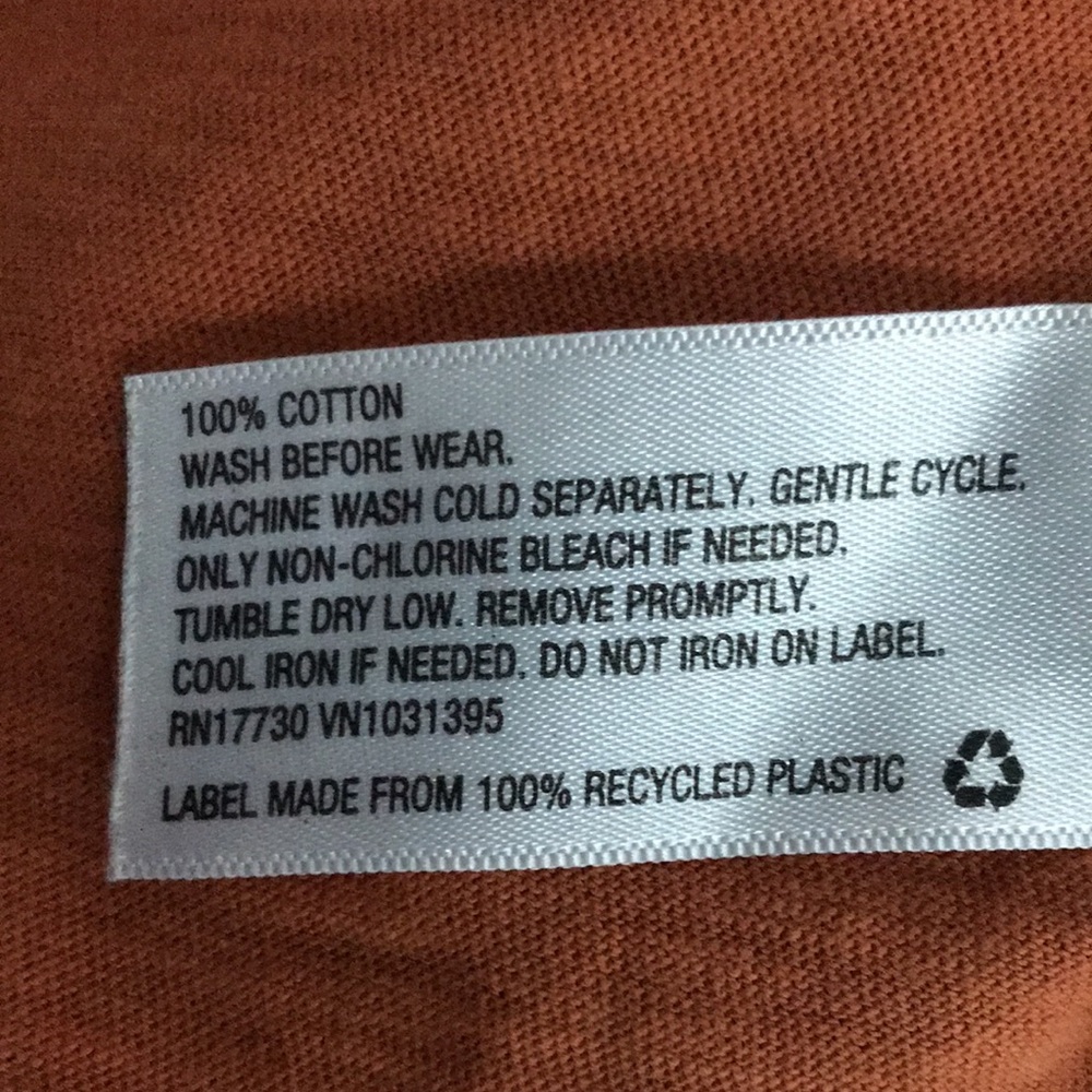Universal Thread V-Neck Tee. - Picture 4 of 4